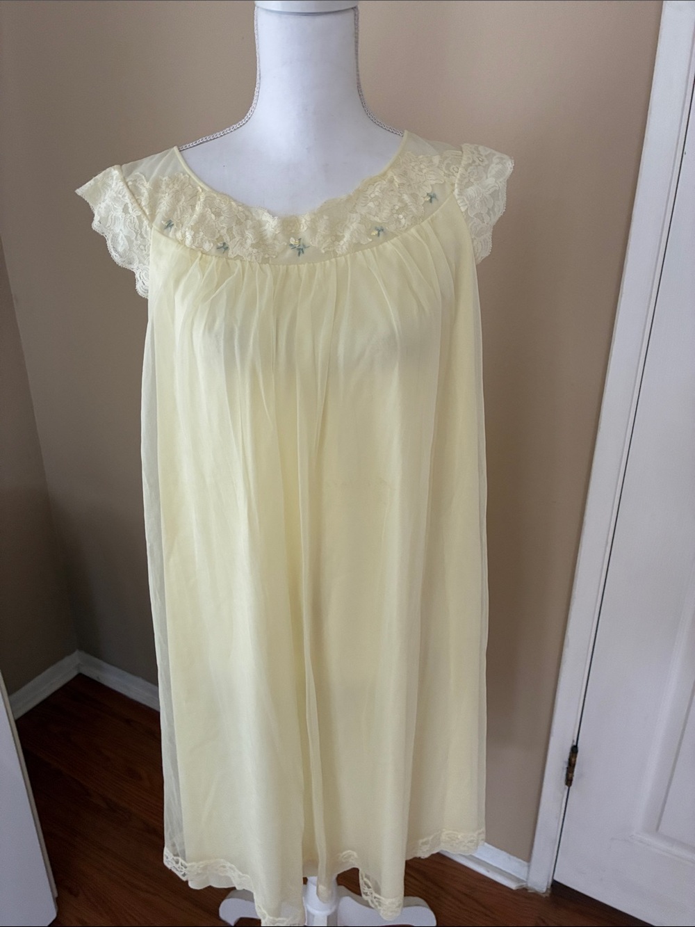 Vintage 1960s Shadowline peignor set 100% Nylon Chiffon Nightgown Sheer Lace - Picture 6 of 12